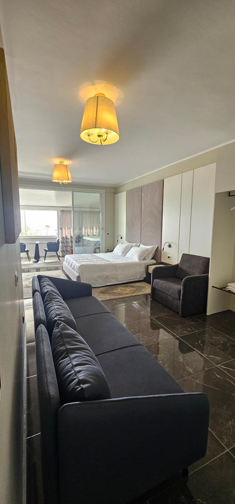Hotel Pirro Vlorë Quarto foto